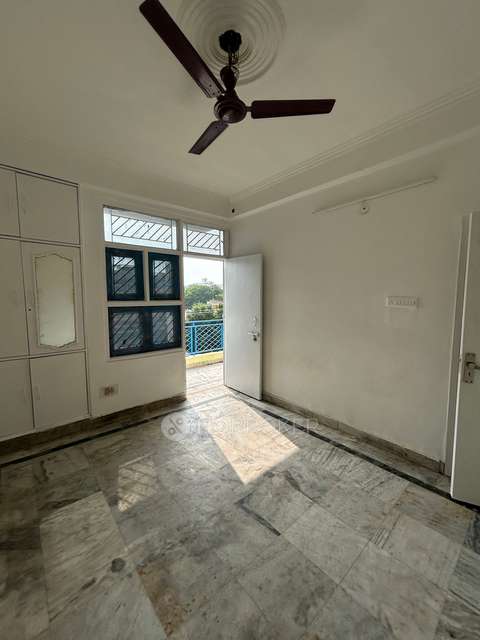 3 BHK Flat In Abhinav Apartment For Sale  In 1171