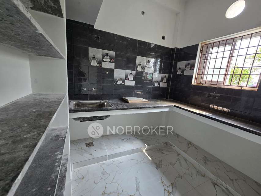 2 BHK Flat In Apartment For Sale  In Tiruvottiyur