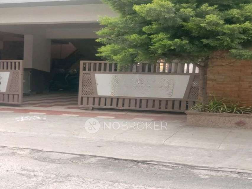 4+ BHK Flat In Standbuilding For Sale In Chikkalasandra