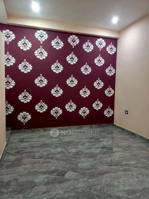 2 BHK Flat In Chourasiyas Apartment for Rent  In Sector 142