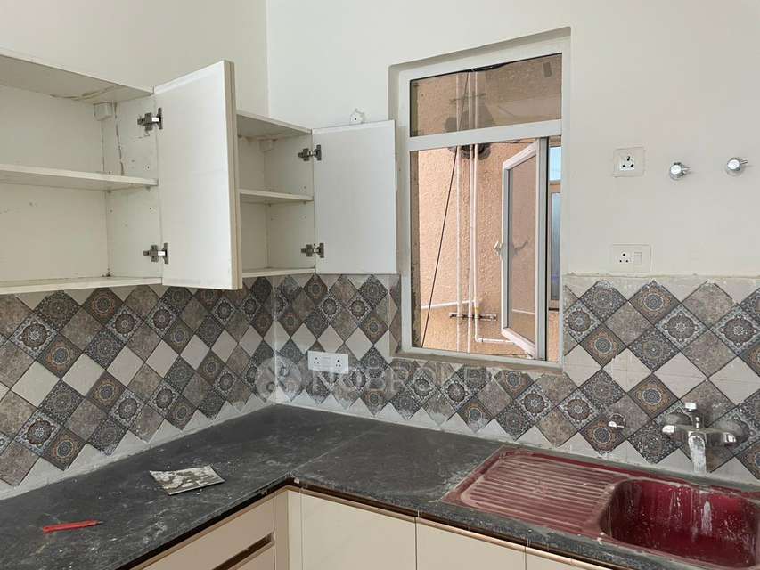 2 BHK Flat In Signature Global Park 4 And 5 for Rent  In Sohna