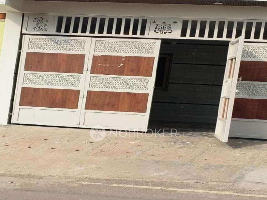 4+ BHK Flat For Sale  In Andrahalli