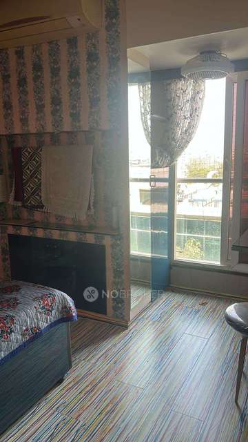 3 BHK Flat In Mahesh Apartment For Sale  In Santacruz West 