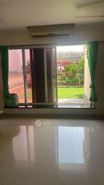 3 BHK Flat In Mahesh Apartment For Sale  In Santacruz West 