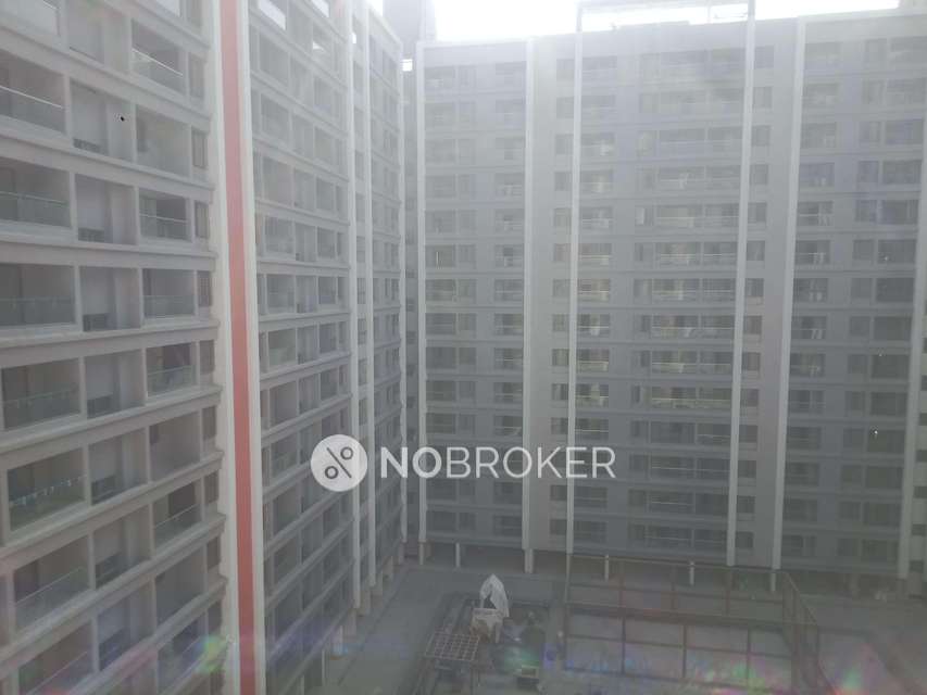 1 BHK Flat In Roshan Milestone For Sale  In Tathawade