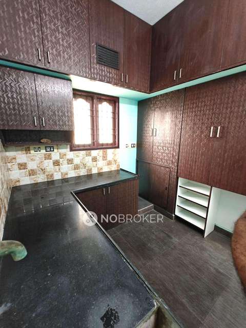 2 BHK Flat In Karthik Apartment, Hasthinapuram For Sale  In Chromepet