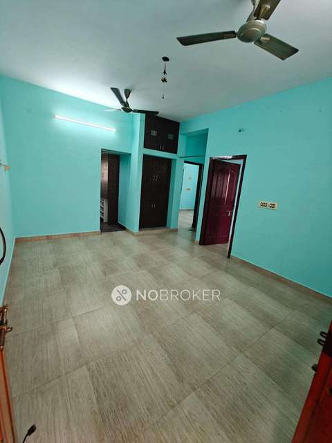 2 BHK Flat In Karthik Apartment, Hasthinapuram For Sale  In Chromepet