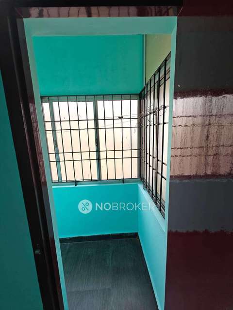 2 BHK Flat In Karthik Apartment, Hasthinapuram For Sale  In Chromepet