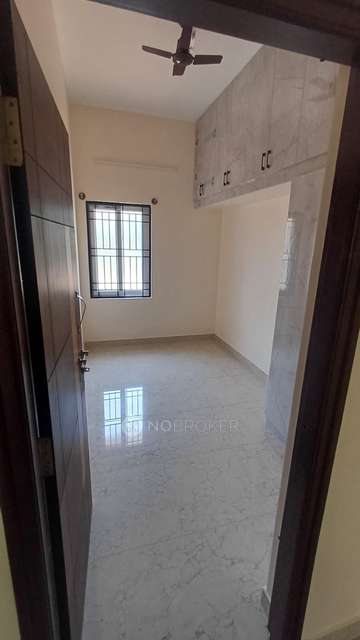 1 BHK Flat In Sb for Rent  In Koraluru 
