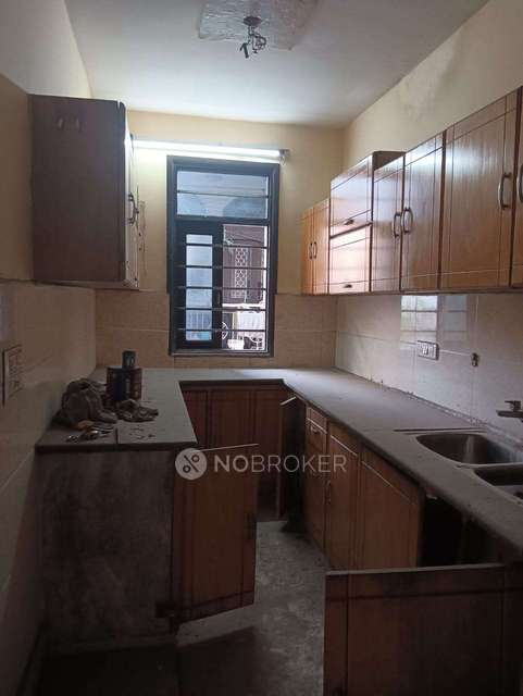 4 BHK Flat In Sb For Sale  In Raja Park