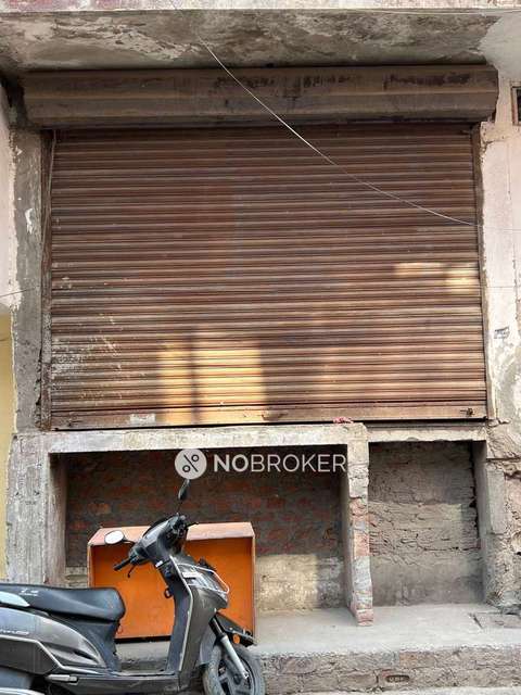 Godown/Warehouse in Karol Bagh, Delhi for sale 