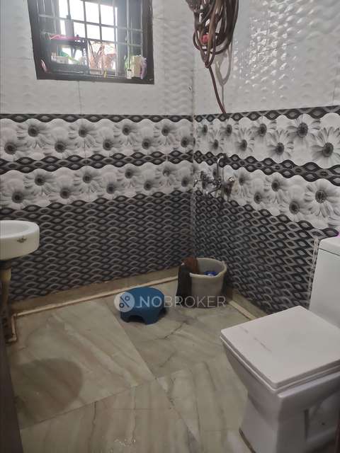 2 BHK Flat In Sb For Sale  In Shahdara