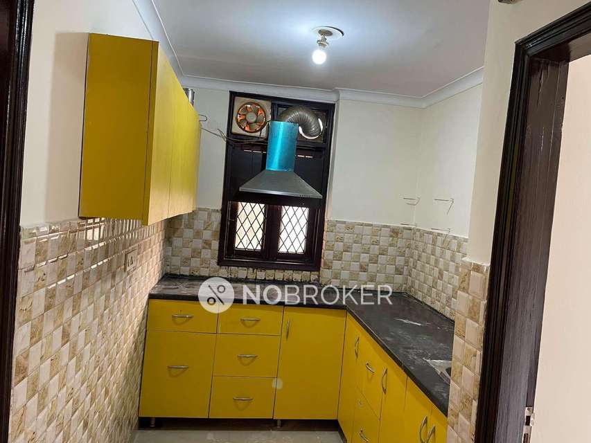 3 BHK Flat In Jawahar Estate For Sale  In Sainik Farm