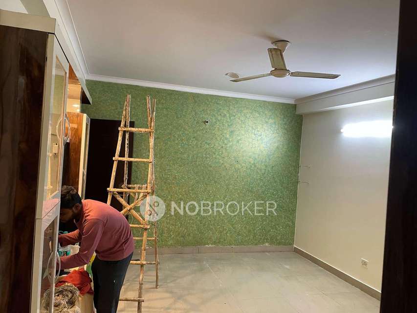 3 BHK Flat In Jawahar Estate For Sale  In Sainik Farm