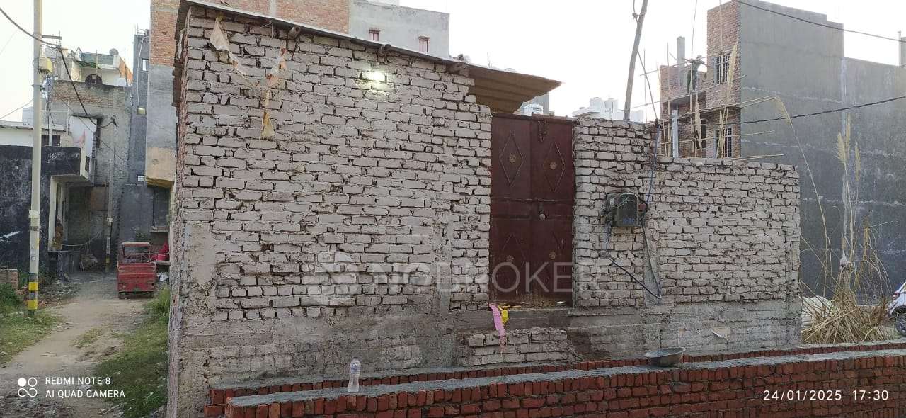 Plot For Sale  In Burari
