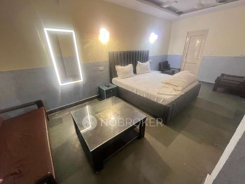 PG for Boys in  Sector11