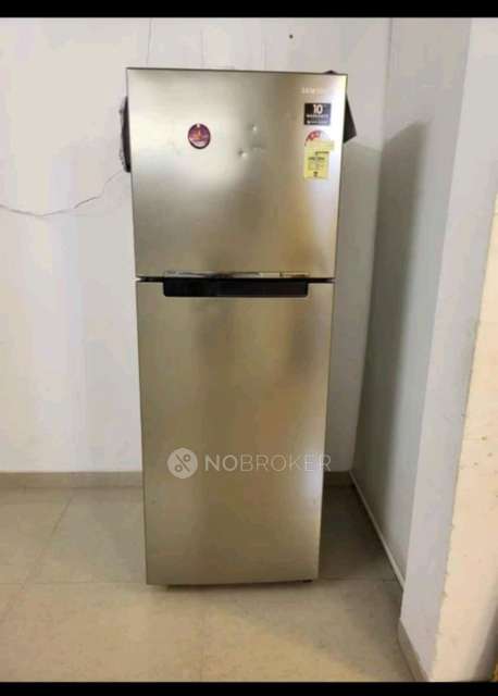 Shared Room for Female In 2 BHK  In Atria Grande In Handewadi