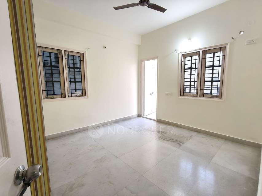 2 BHK Flat In Concrete Sarigama For Sale  In Manikonda