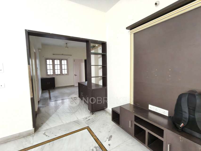 2 BHK Flat In Concrete Sarigama For Sale  In Manikonda