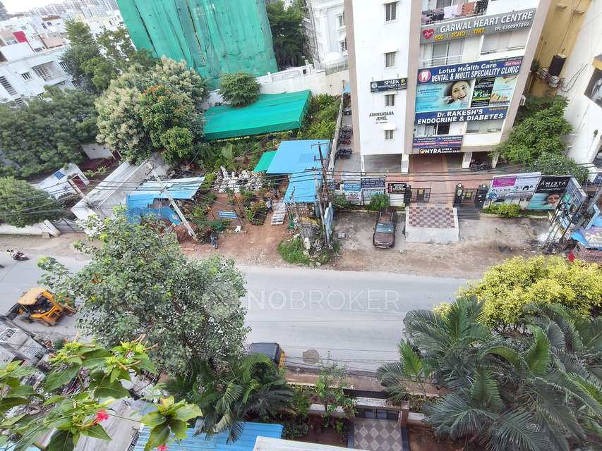 2 BHK Flat In Concrete Sarigama For Sale  In Manikonda