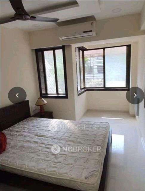 2 BHK Flat In Nav Swa Gharkul Chs For Sale  In  Santacruz East