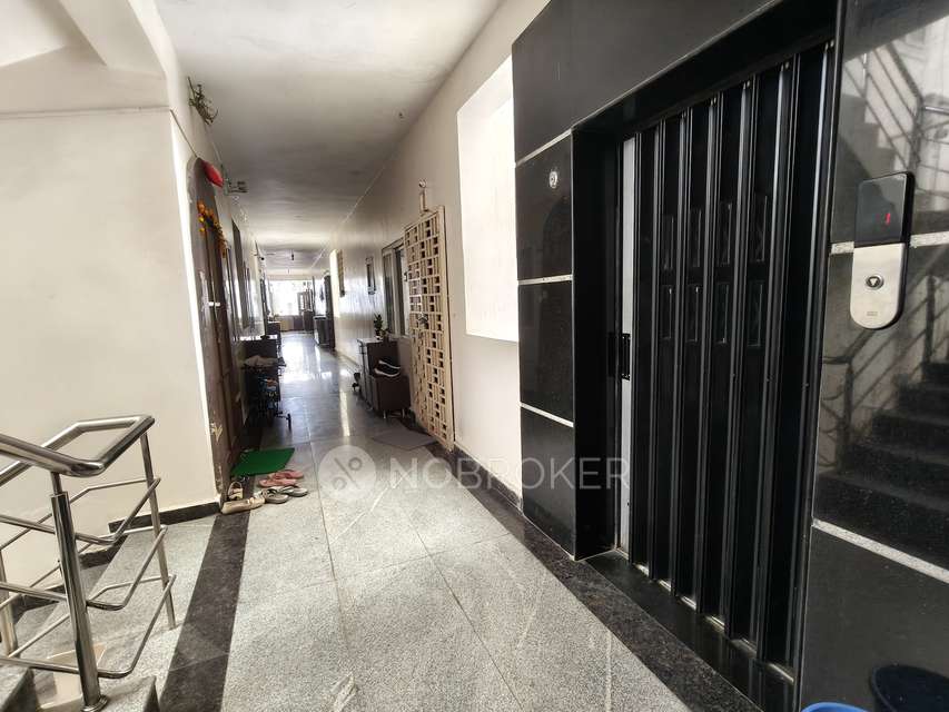 2 BHK Flat In Sm Sai Hills For Sale  In Manikonda