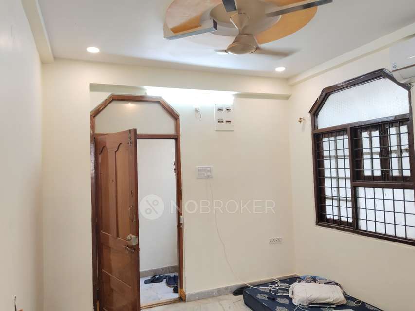 2 BHK Flat In Krishna Leela Arcade For Sale  In Seethaphalmandi Rd