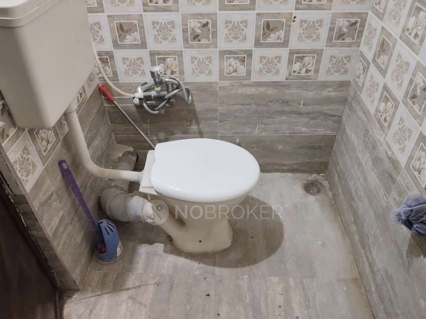 2 BHK Flat In Krishna Leela Arcade For Sale  In Seethaphalmandi Rd