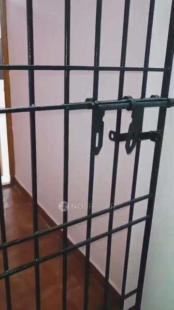 2 BHK Flat In Karan Apartments For Sale  In Mudichur