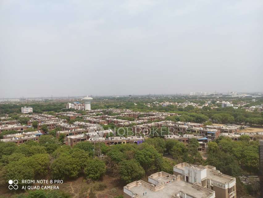 2 BHK Flat In Omicron I, Greater Noida For Sale  In Lohiya Apartments