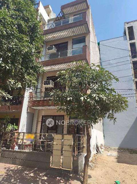 4+ BHK Flat For Sale  In  Sector 46