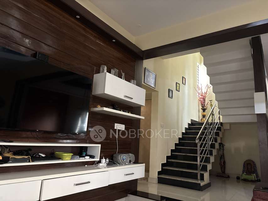 4+ BHK House For Sale  In Pillaganahalli