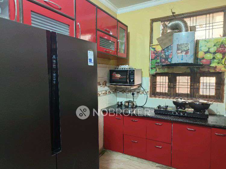 4 BHK Flat In Standalone Building	 For Sale  In Azadpur