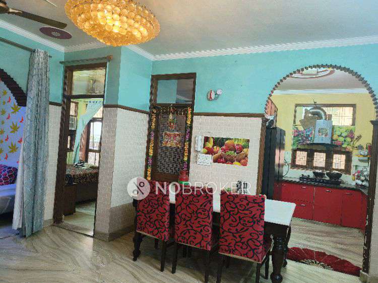 4 BHK Flat In Standalone Building	 For Sale  In Azadpur