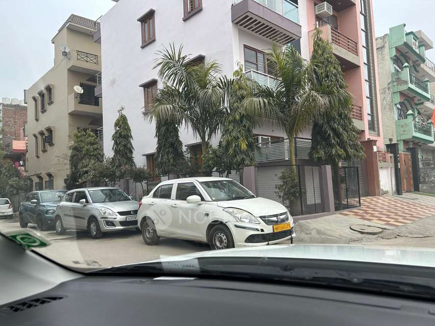 1 BHK House for Rent  In Sector 9