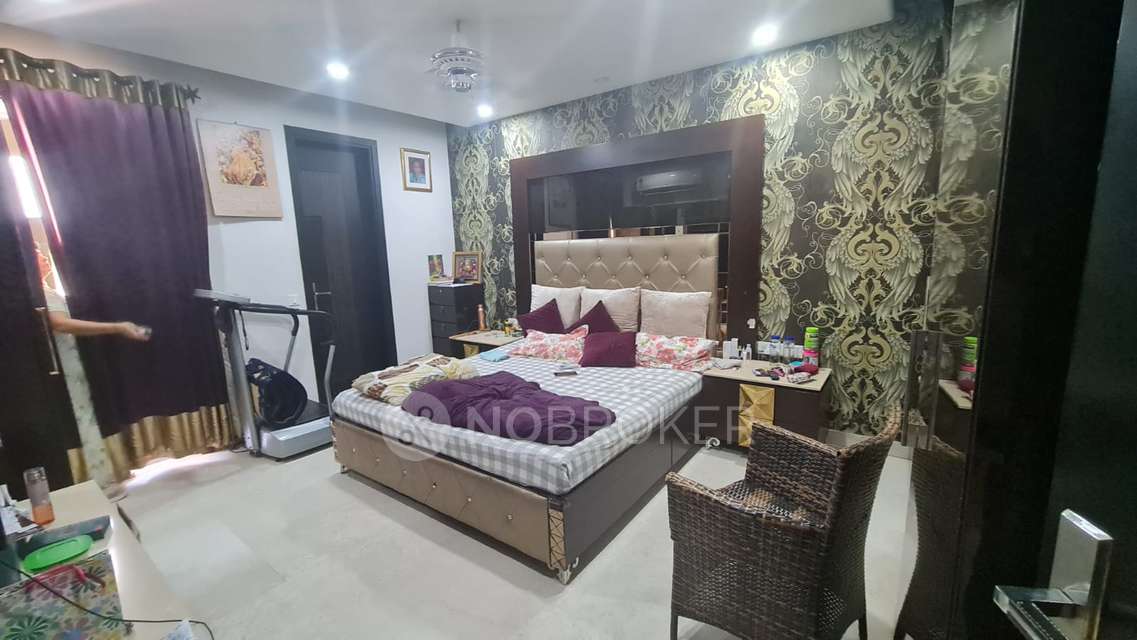 4 BHK Flat For Sale  In Greater Kailash
