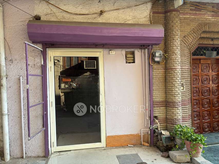 Shop in Gautam Nagar Rd, Delhi for Rent