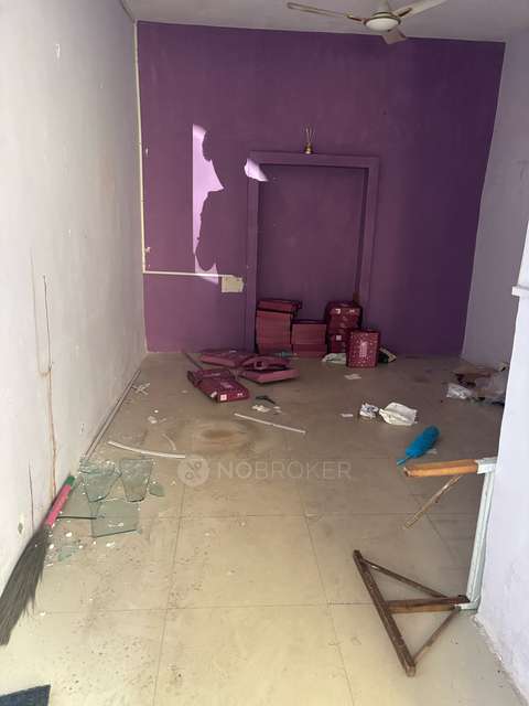 Shop in Gautam Nagar Rd, Delhi for Rent