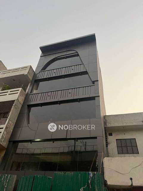 Showroom in Krishna Nagar, Delhi for sale 