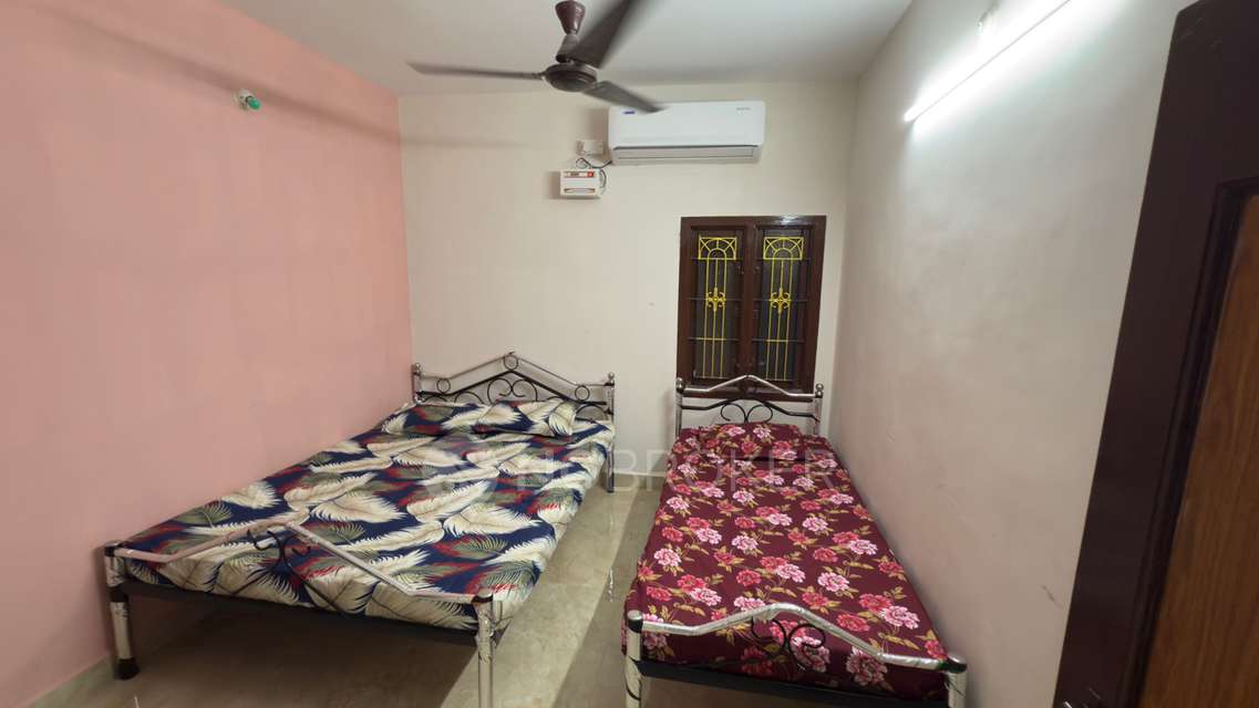 PG for Boys in 4, Gokul Street