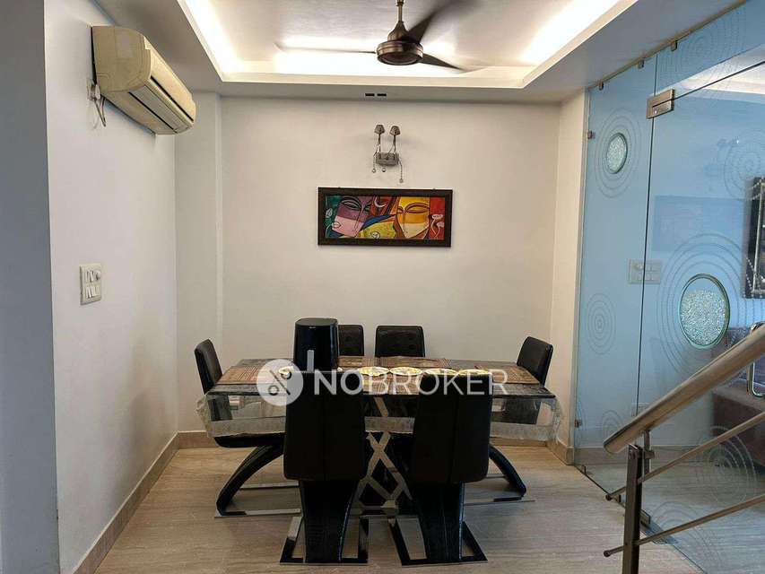 4 BHK Flat For Sale  In Safdarjung Enclave