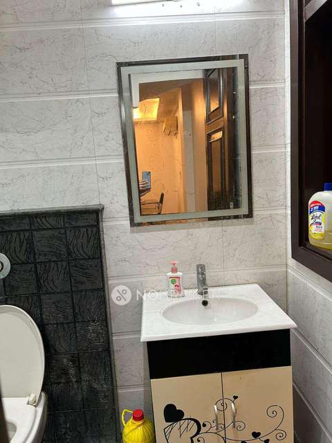 4 BHK Flat For Sale  In Safdarjung Enclave