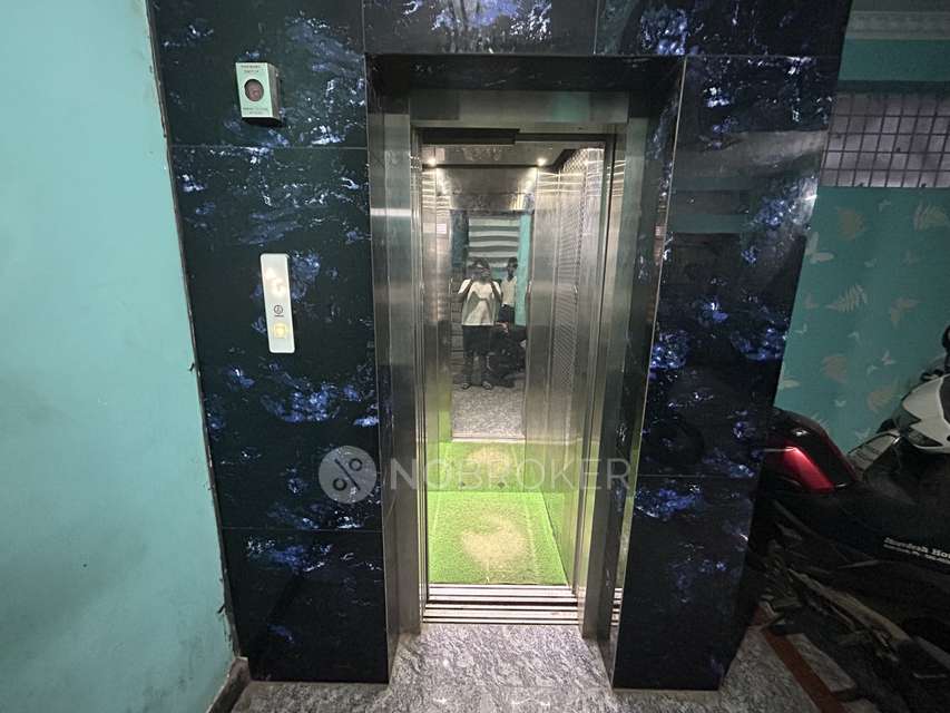 4+ BHK House For Sale  In Benson Town