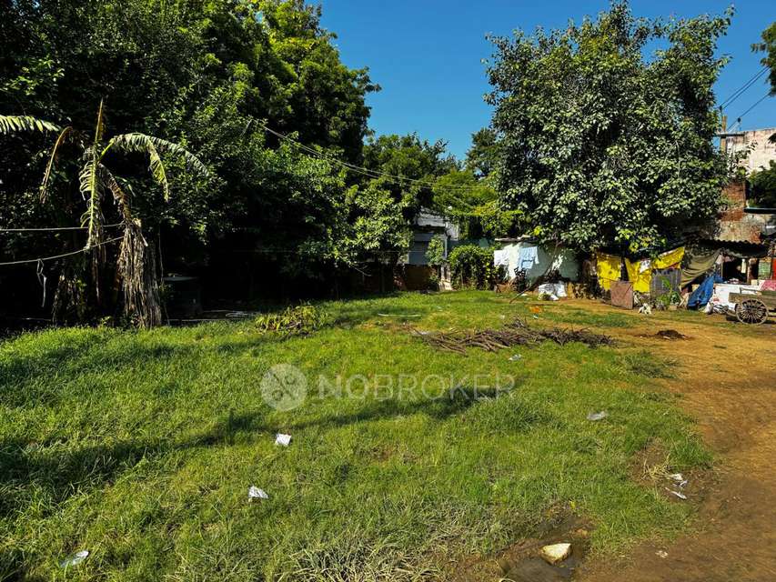 Plot For Sale  In Sainik Farm