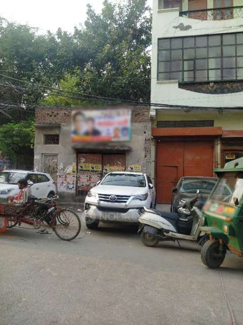 2 BHK Flat In Standalone For Sale  In Shakarpur Khas