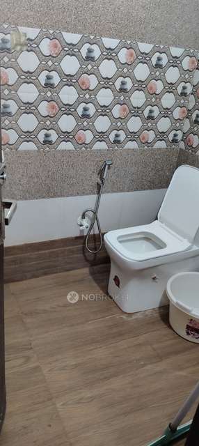 2 BHK Flat In East Avenue, Sector 73, Noida For Sale  In Sector 73, Noida