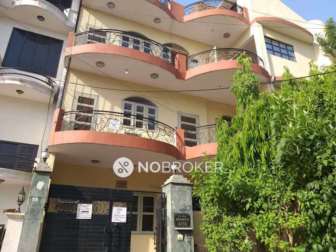 Commercial Property in Sector 23a, Gurgaon for Rent 