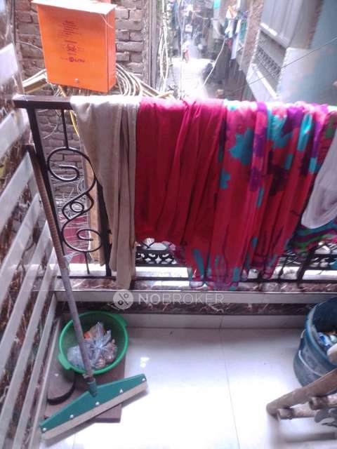 1 BHK Flat In Mandawali For Sale  In Patparganj