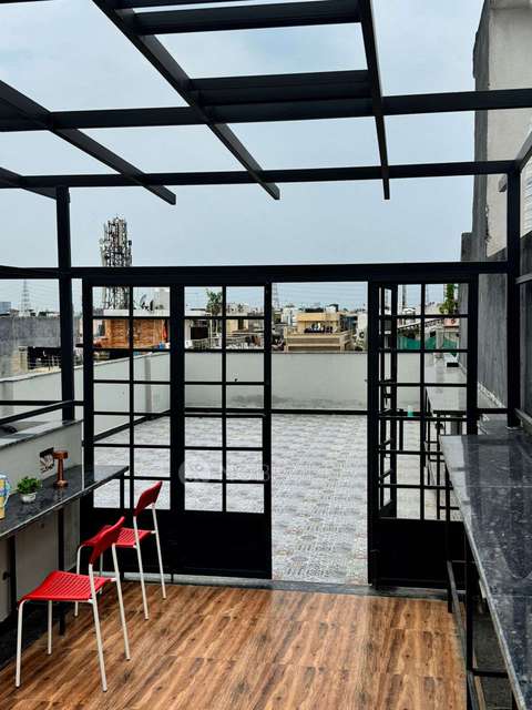 PG for Girls in Laxmi Nagar