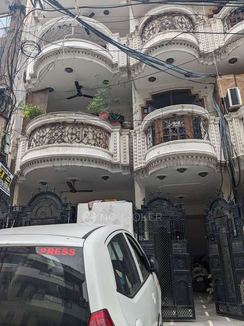 3 BHK Flat In Mansarover Garden, Kirti Nagar For Sale  In Mansarover Garden